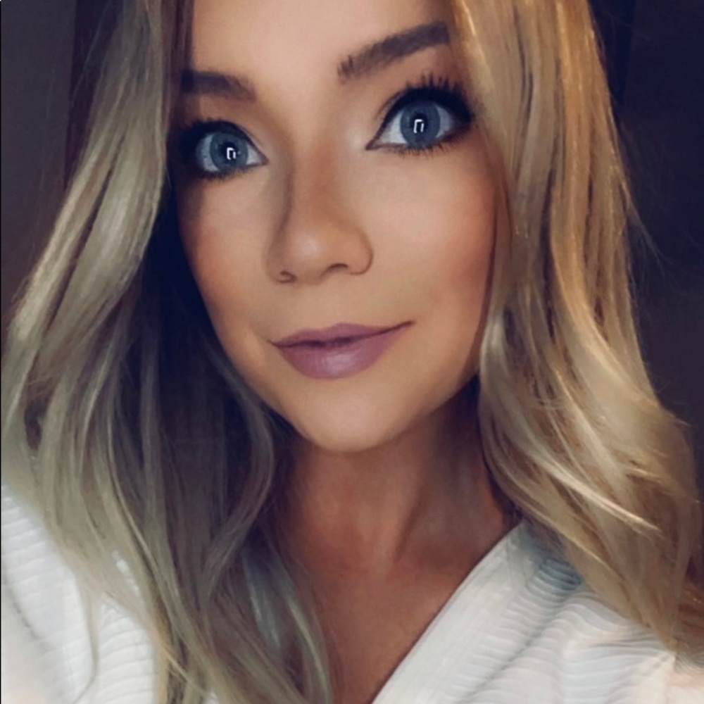 Meet your Posher, Kelly